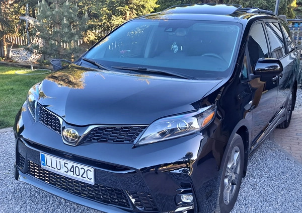 Toyota Sienna cena 169000 przebieg: 29000, rok produkcji 2020 z Łuków małe 631